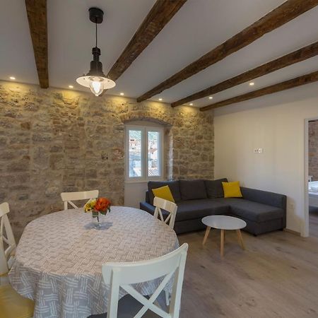 Apartments Bepi Комижа Екстер'єр фото