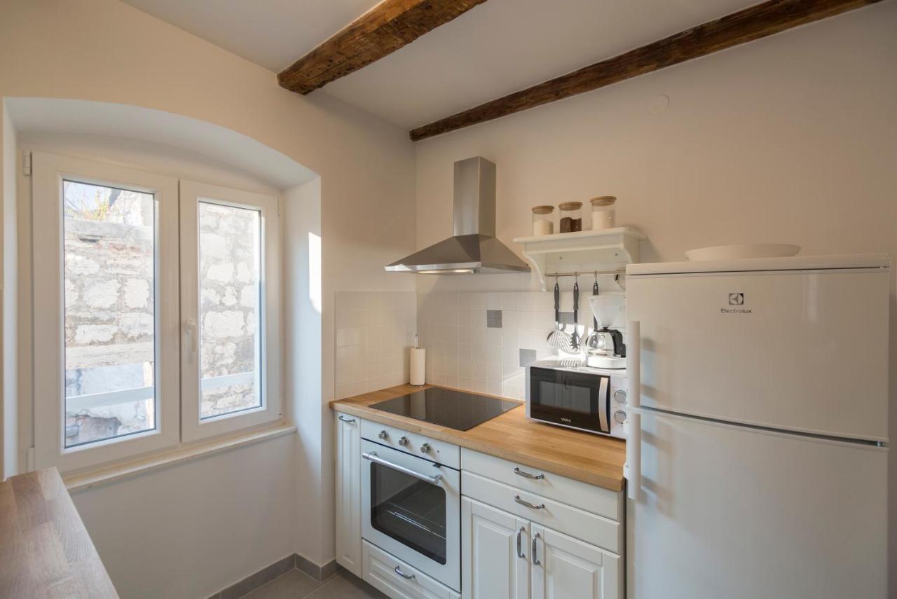 Apartments Bepi Комижа Екстер'єр фото