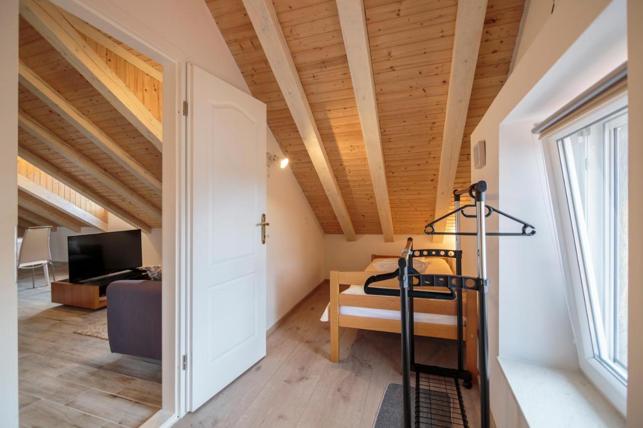 Apartments Bepi Комижа Екстер'єр фото