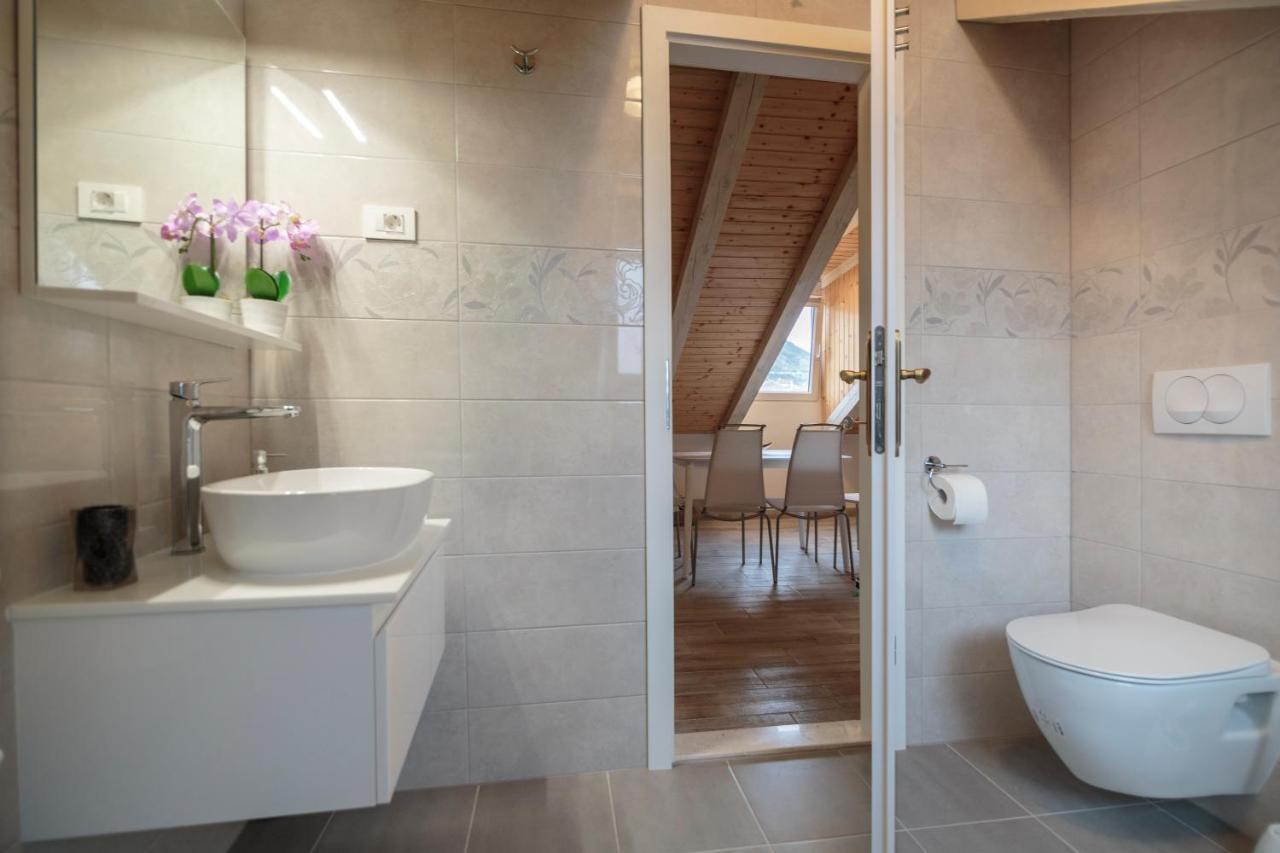 Apartments Bepi Комижа Екстер'єр фото
