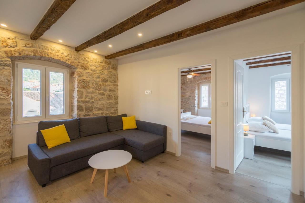 Apartments Bepi Комижа Екстер'єр фото