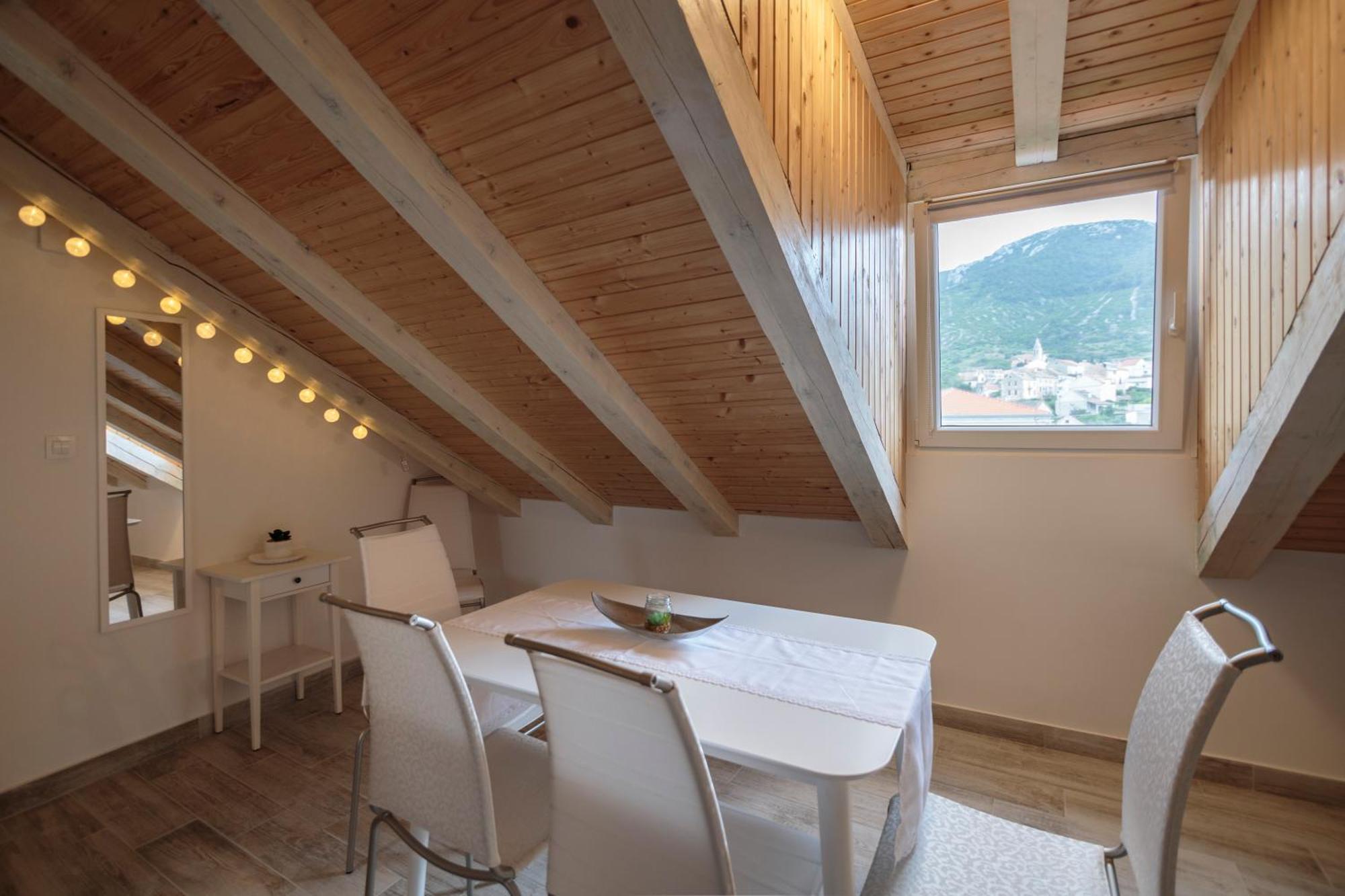 Apartments Bepi Комижа Екстер'єр фото
